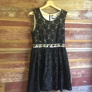 Meghan LA Black lace dress